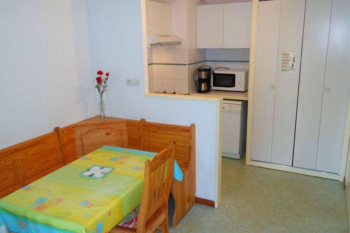 Apartamento, 1 quarto | Opções para refeição no quarto