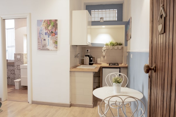 Studio Supérieur | Cuisine privée | Réfrigérateur, nécessaire de nettoyage