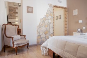 Deluxe Double Room | In-room safe, soundproofing, iron/ironing board, free WiFi - Suite del cuore (Reggio Calabria)