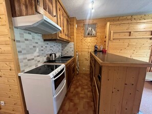 Kühlschrank, Mikrowelle, Geschirrspüler
