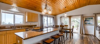 NOUVELLE LISTE!Breezy, mis à jour la maison w / piscines partagées Lanai, vue sur l'océan - à pied du golf