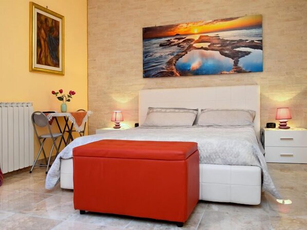 高級雙人房 | 免費無線上網、床單