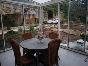 Comfort-Zimmer, Gemeinschaftsbad (Troglodyte) | Individuell dekoriert, individuell eingerichtet