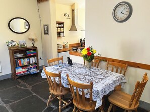 Cottage | Living room | LCD TV, fireplace, DVD player - Drovers Retreat (Llandrindod Wells)