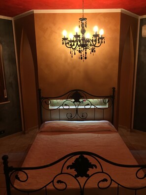 Comfort Double Room - CasaPuccio Bed&Breakfast Art&ReDesign (Caltabellotta)