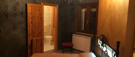 Comfort Double Room | Cribs/infant beds, free WiFi, bed sheets