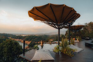 Bathtub spa outdoor