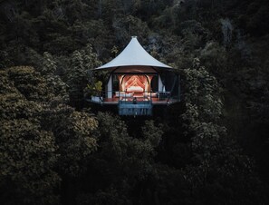 Egyptian cotton sheets, premium bedding, down duvets, pillow-top beds - Bosko (Guatapé)