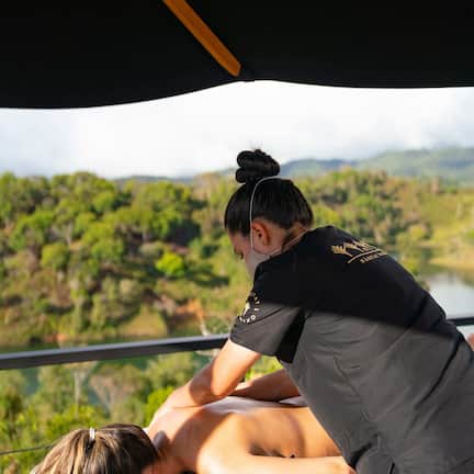 Couples treatment rooms, body treatments, body wraps, body scrubs