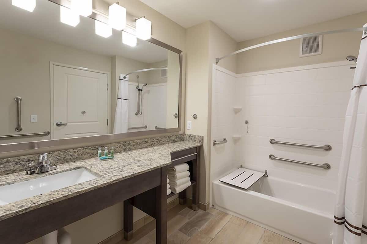 room, multiple beds, accessible | bathroom | free toiletries, hair dryer