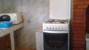 Cottage, 2 lits doubles, non-fumeurs | Cuisine privée | Micro-ondes, four, plaque de cuisson