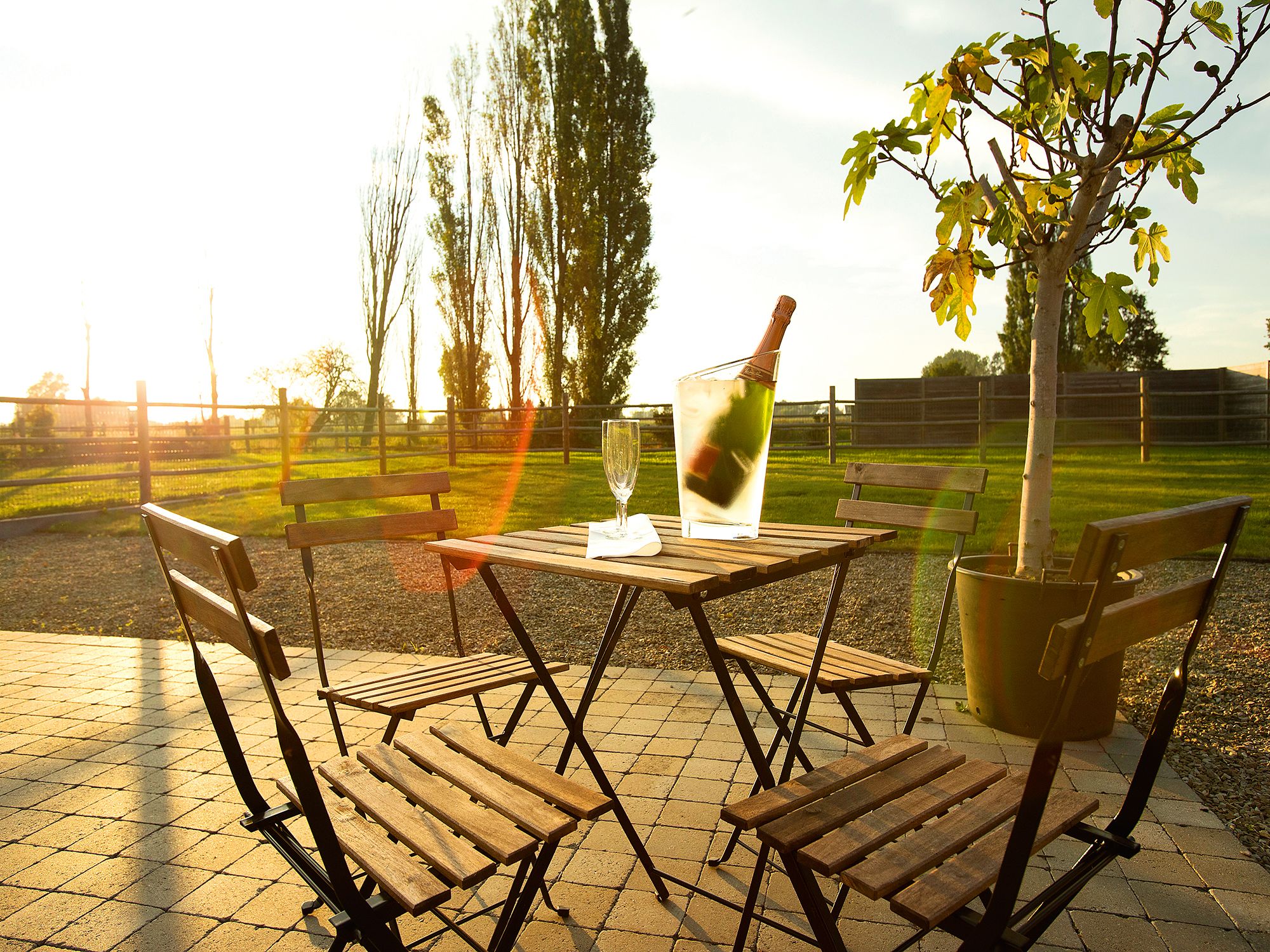 sauna, hot tub, steam room, sports massages, 1 treatment room, massages