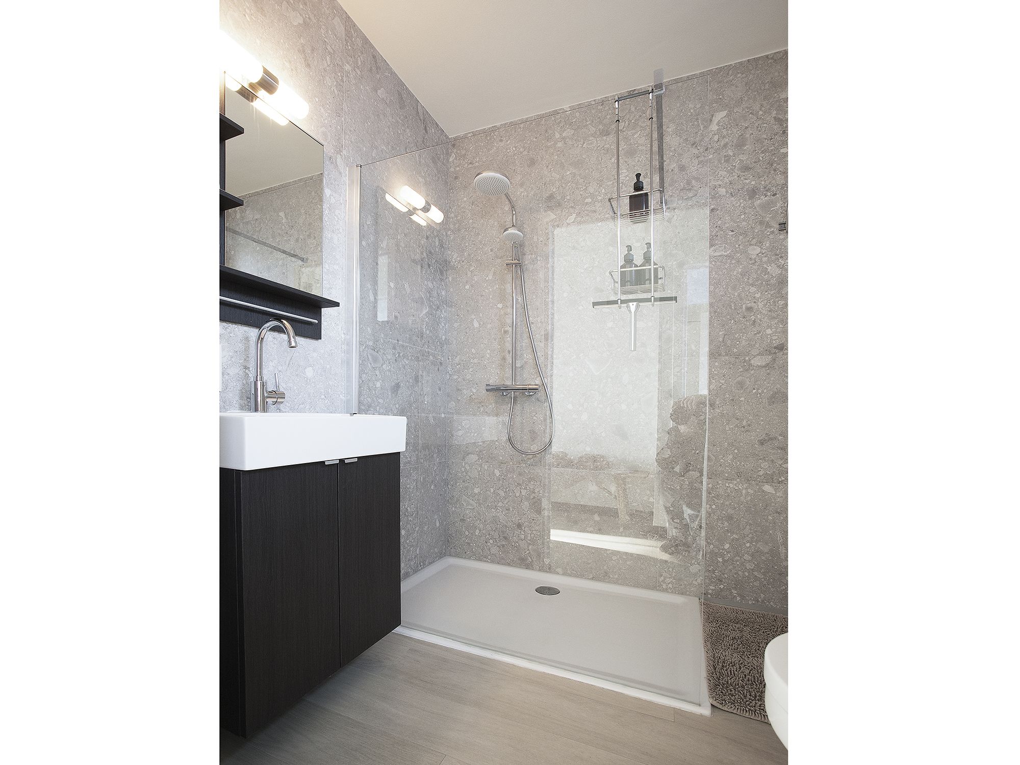 standard double room | 1 bedroom, minibar, individually decorated, individually furnished