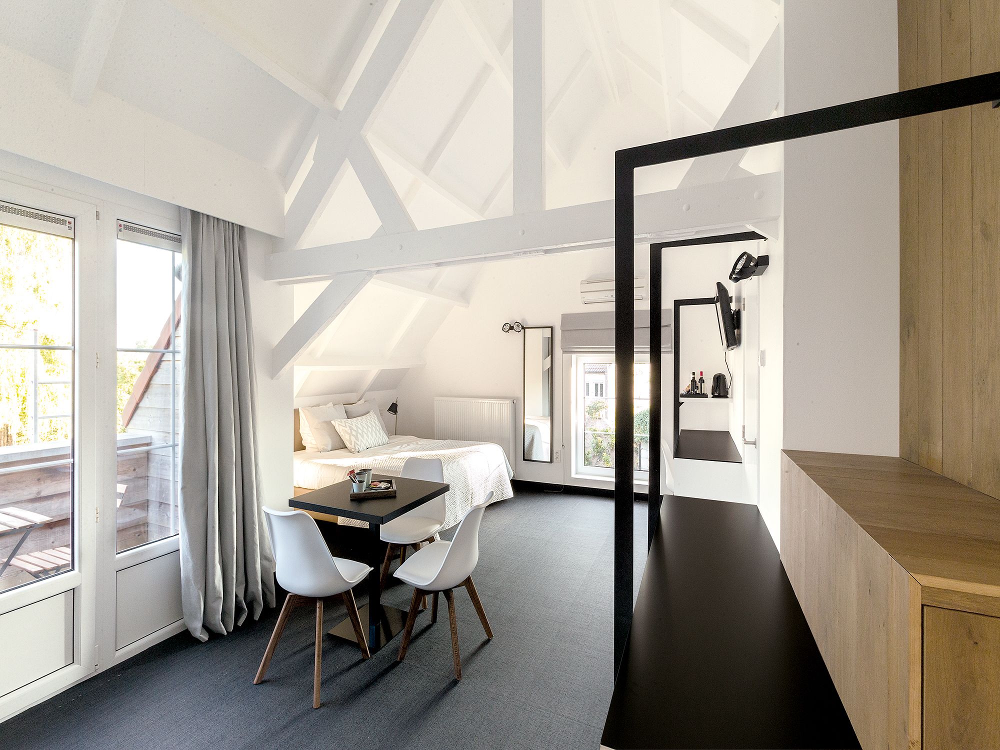 family double room, balcony | 1 bedroom, minibar, individually decorated, individually furnished