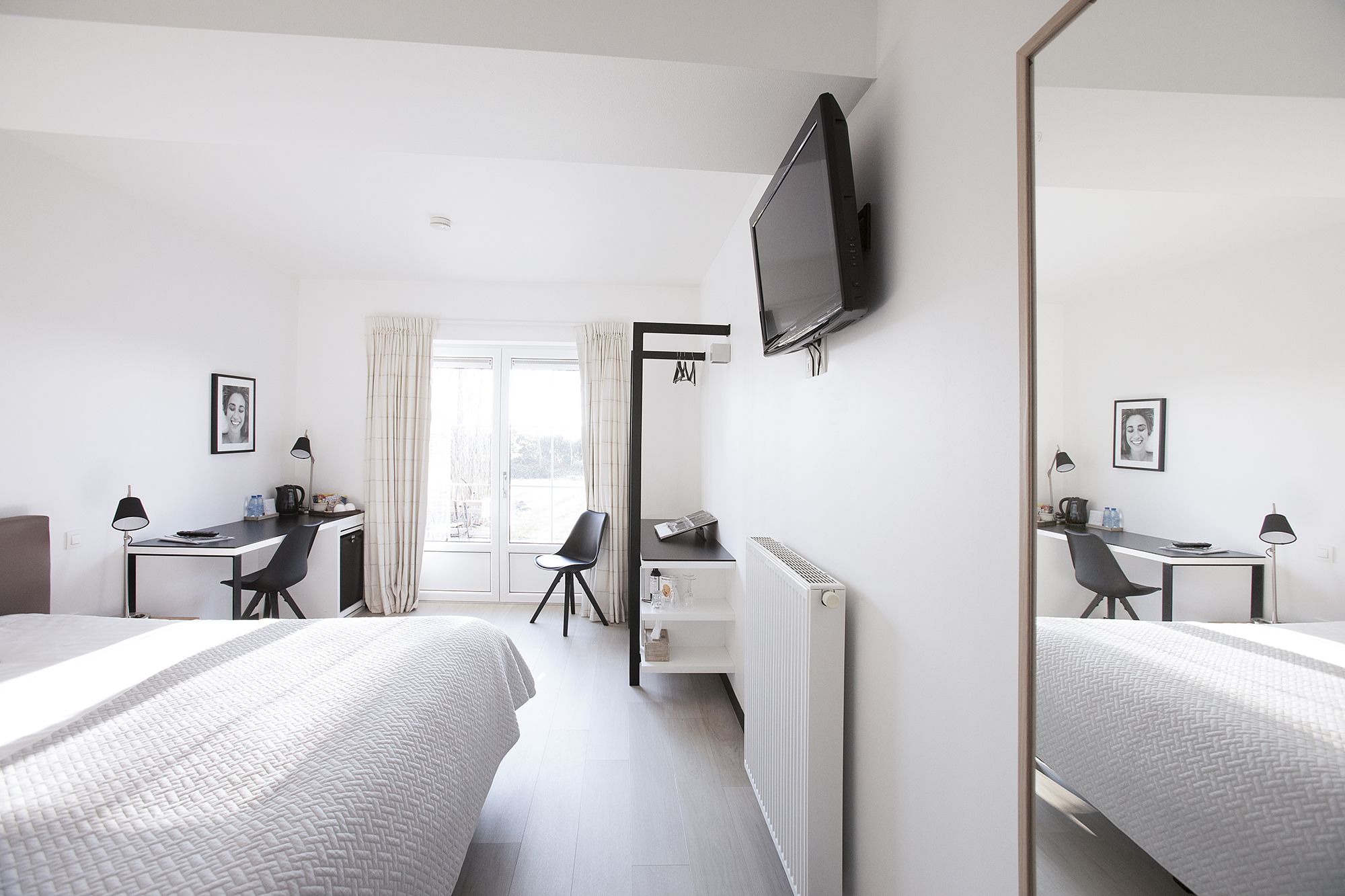 standard double room | 1 bedroom, minibar, individually decorated, individually furnished