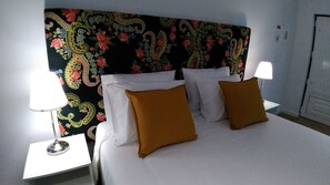 Premium bedding, down duvets, iron/ironing board, free WiFi