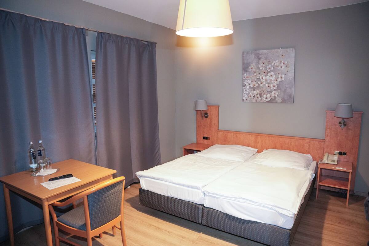 Down comforters, WiFi (free), bed sheets