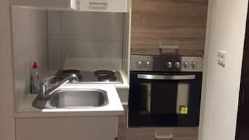 Singola Basic | Cucina privata | Frigorifero, forno, piano cottura, pentole/stoviglie/utensili