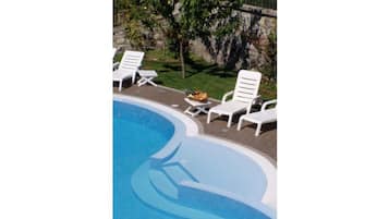 Piscine extérieure (ouverte en saison)