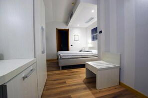 In-room safe, desk, cribs/infant beds, free WiFi - Albergo Ristorante Orazio (Sale Marasino)