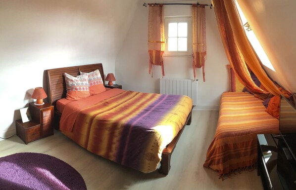 Triple Room (Orange) - Villa Trouz Ar Mor (Camaret-sur-Mer)