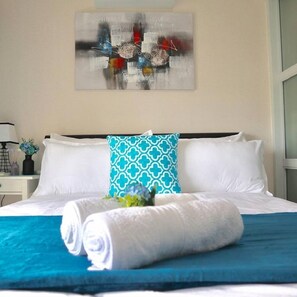 Standard Condo, 1 Queen Bed, City View | 1 bedroom, desk, blackout drapes, free WiFi - Ohana at Tagaytay Prime (Tagaytay)