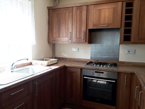 Private kitchen - House with a garden in Arnos Grove (London)