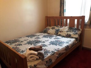 2 bedrooms, iron/ironing board, bed sheets - House with a garden in Arnos Grove (London)