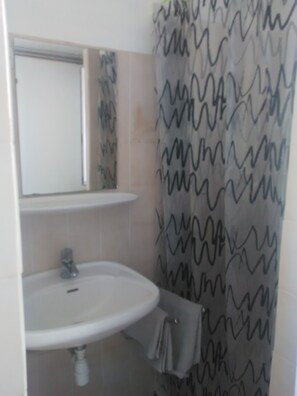 Bathroom - Hotel Restaurant Chez Valerie (Fessenheim)