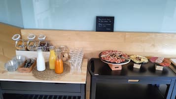 Daily buffet breakfast for a fee