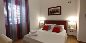 Deluxe Double Room | Desk, soundproofing, free WiFi, bed sheets - B&B Il Campanile (Sciacca)