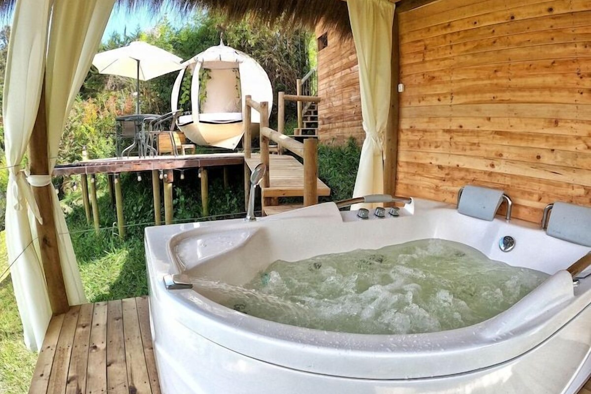 Outdoor spa tub