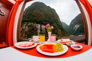 Free daily buffet breakfast