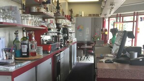 بار (في المنشاة)