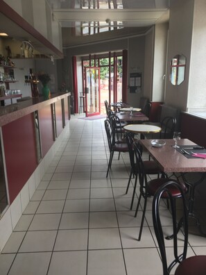 Se sirven desayunos, almuerzos y cenas