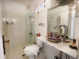 Junior Suite, 1 Bedroom, Non Smoking, Balcony | Bathroom | Shower, free toiletries, slippers, towels