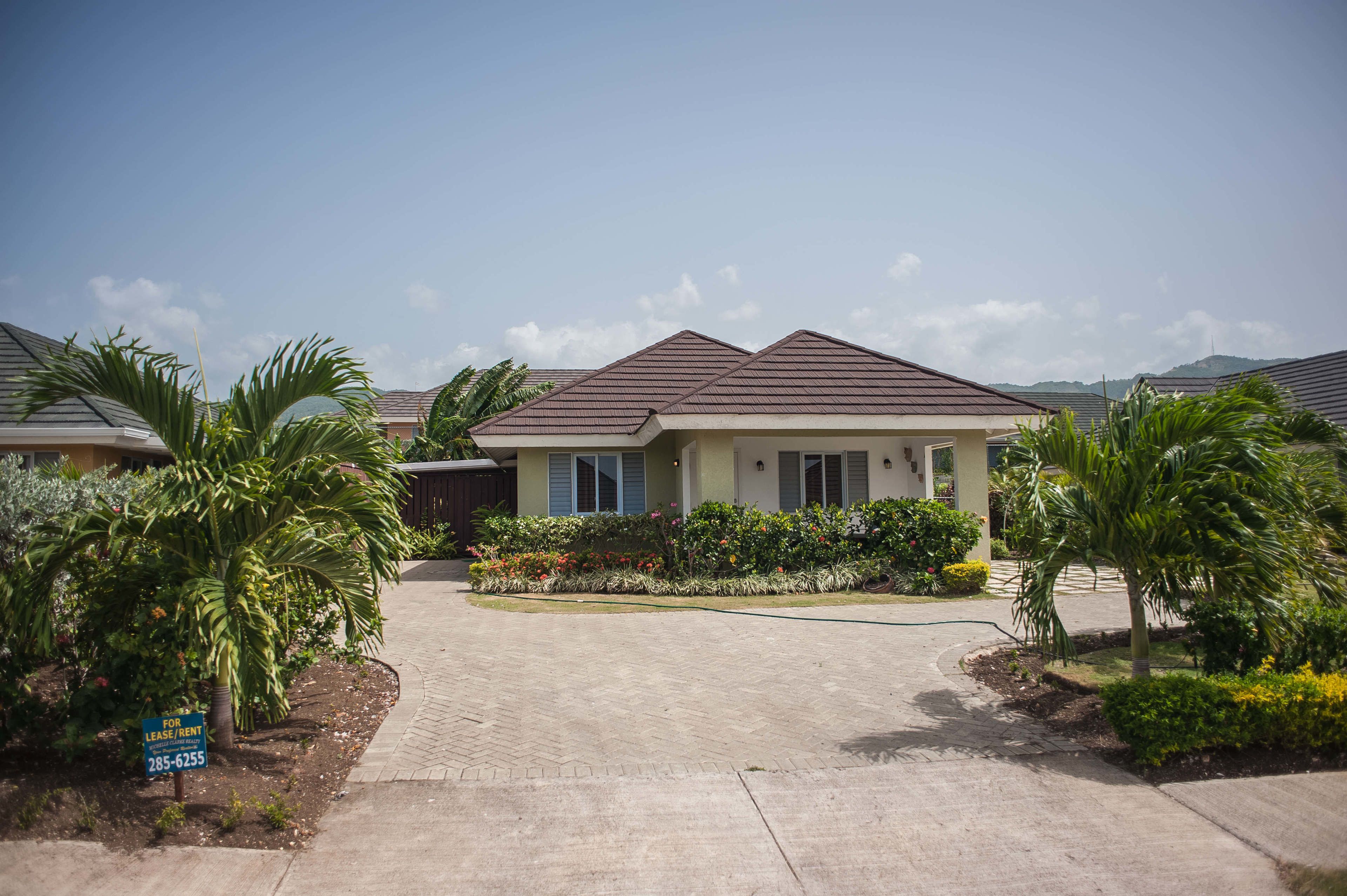 Entrada de la propiedad