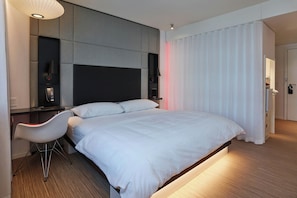 Room, 1 King Bed (Mobility Accessible, Roll-In Shower) | Premium bedding, down duvets, pillow-top beds, in-room safe