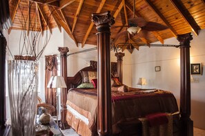 Luxury Villa, 4 Bedrooms, Accessible, Non Smoking | Iron/ironing board, free WiFi - Jewel In The Sand (Runaway Bay)