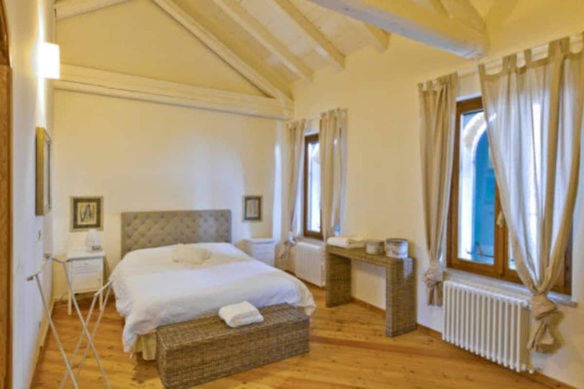 Triple Room, 1 Queen Bed with Sofa bed | Desk, cribs (surcharge), rollaway beds (surcharge), WiFi (free)