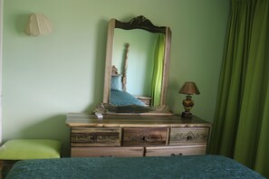 Casa, 1 cama King, para não fumantes | 2 quartos, ferros/tábuas de passar roupa, Wi-Fi de cortesia