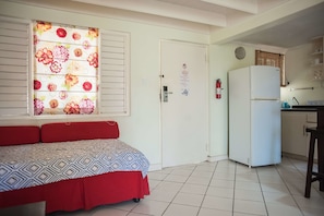 Superior Apartment, 2 Bedrooms, Non Smoking, Partial Ocean View | Living area