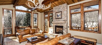 Amazing Nylig-Remodeled Hjem på Roaring Fork River