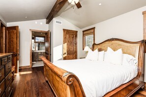5 Schlafzimmer, Bügeleisen/Bügelbrett, Reisekinderbett, WLAN