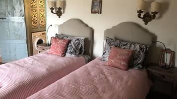 3 chambres, fer et planche Ă repasser, Wi-Fi, draps fournis