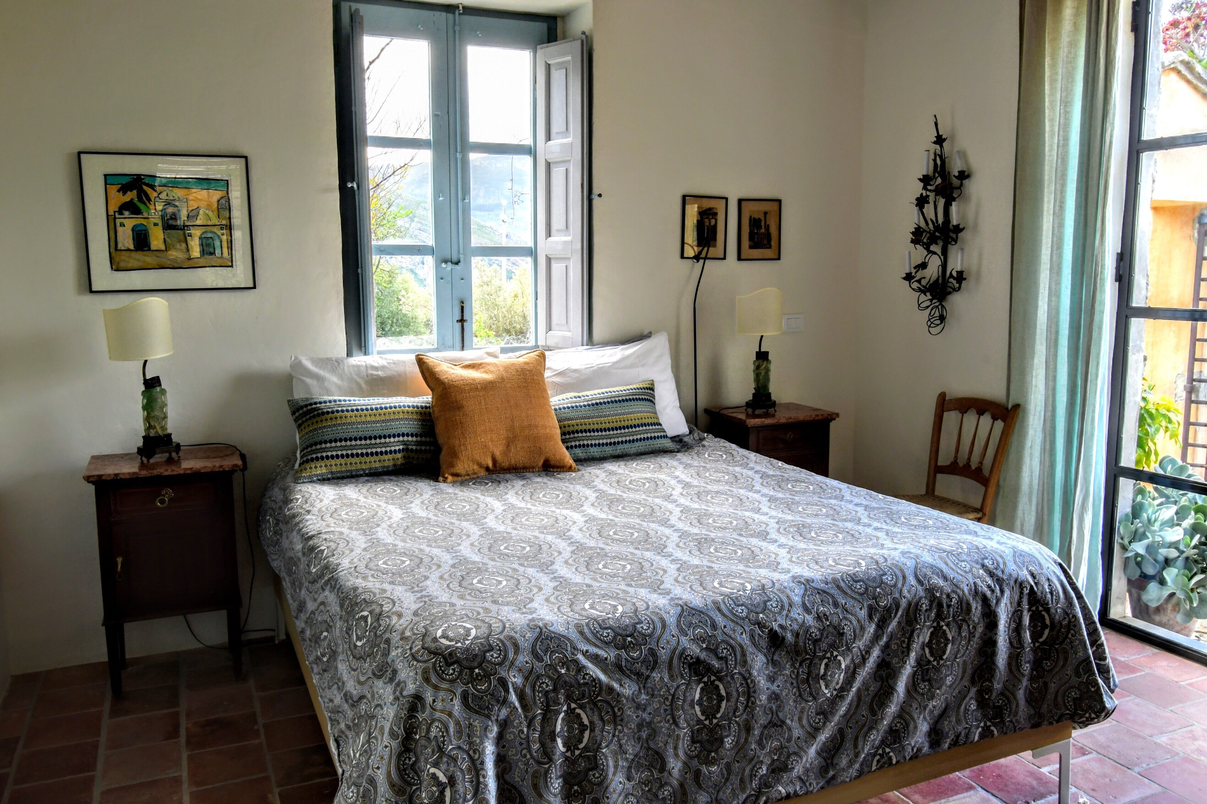 3 chambres, fer et planche à repasser, Wi-Fi, draps fournis