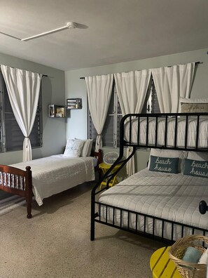 3 bedrooms, desk, iron/ironing board, free WiFi - Enjoy Beautiful Sunsets, panoramic views POOL and AIR CONDITIONING  (Hormigueros)