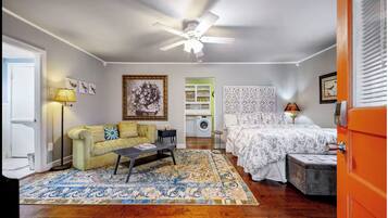 1 bedroom, desk, iron/ironing board, free WiFi