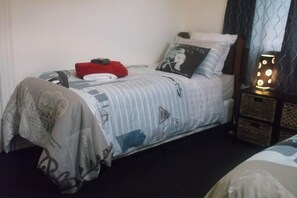 3 Schlafzimmer, Bügeleisen/Bügelbrett, Bettwäsche
