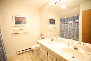 Towels - Waterville Valley Vacation Condo close to Town Square and Free Shuttle to Ski Area! (SS6V) (Waterville Valley)